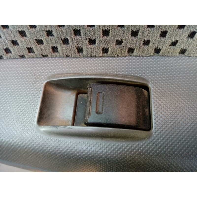 Recambio de mando elevalunas trasero derecho para toyota hilux (kun) double cab executive 4x4 referencia OEM IAM 848100K010  