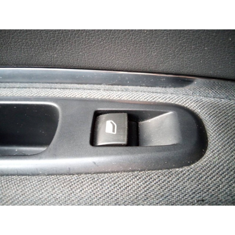 Recambio de mando elevalunas trasero izquierdo para peugeot 5008 allure referencia OEM IAM   