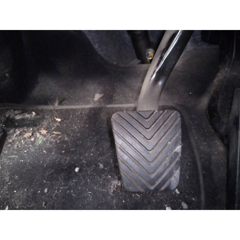 Recambio de pedal freno para kia carens ( ) drive referencia OEM IAM   