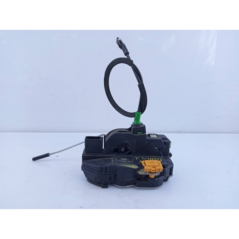 Recambio de cerradura puerta trasera derecha para opel insignia berlina selective referencia OEM IAM 3023880  