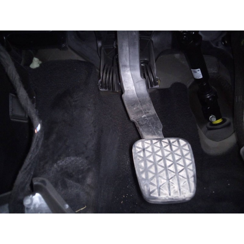 Recambio de pedal embrague para opel insignia berlina selective referencia OEM IAM   