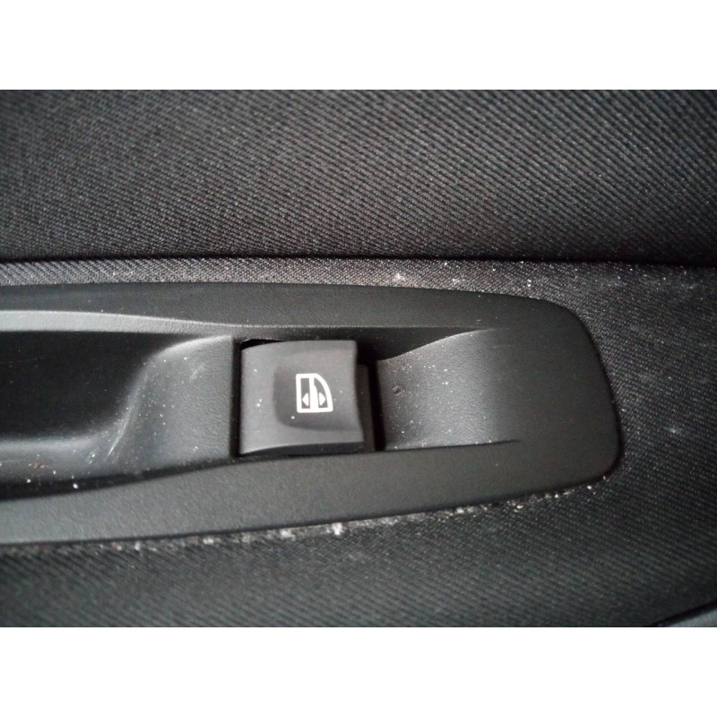 Recambio de mando elevalunas trasero izquierdo para renault megane iv berlina 5p limited referencia OEM IAM   