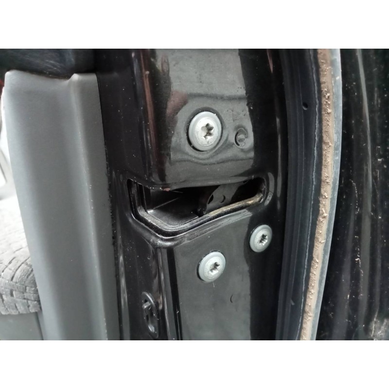 Recambio de cerradura puerta trasera derecha para toyota land cruiser (j12) gx referencia OEM IAM   