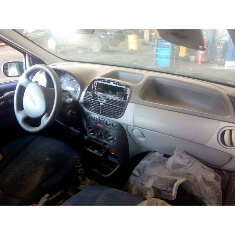 fiat punto berlina (188) del año 2001