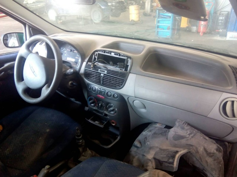 fiat punto berlina (188) del año 2001