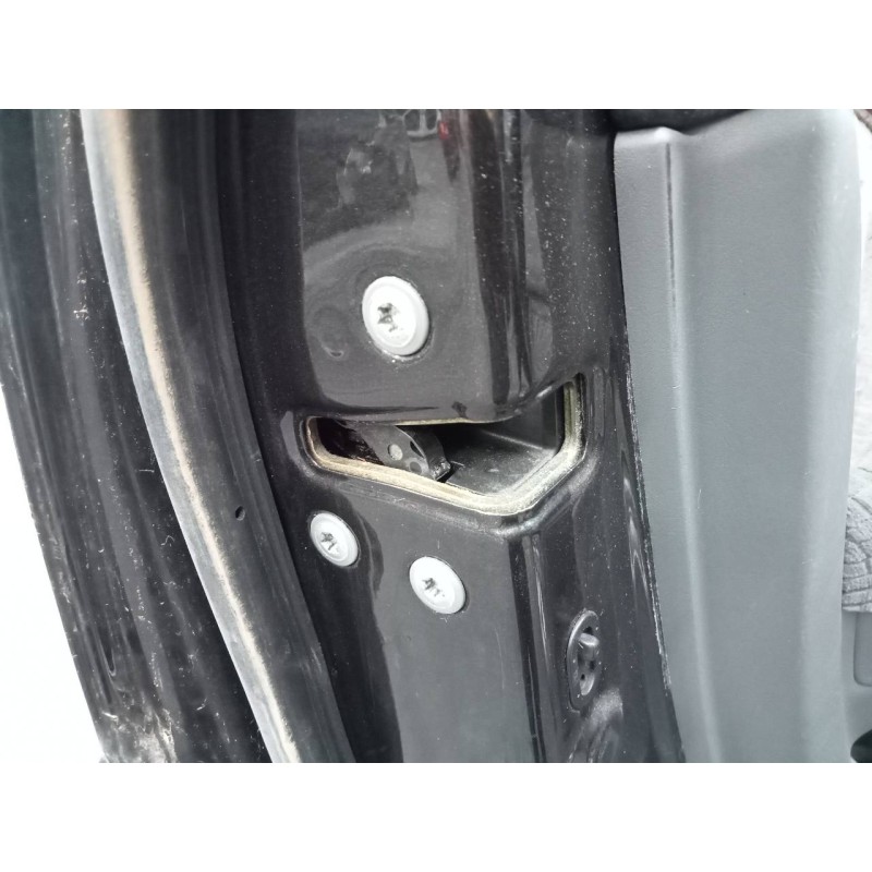 Recambio de cerradura puerta trasera izquierda para toyota land cruiser (j12) gx referencia OEM IAM   