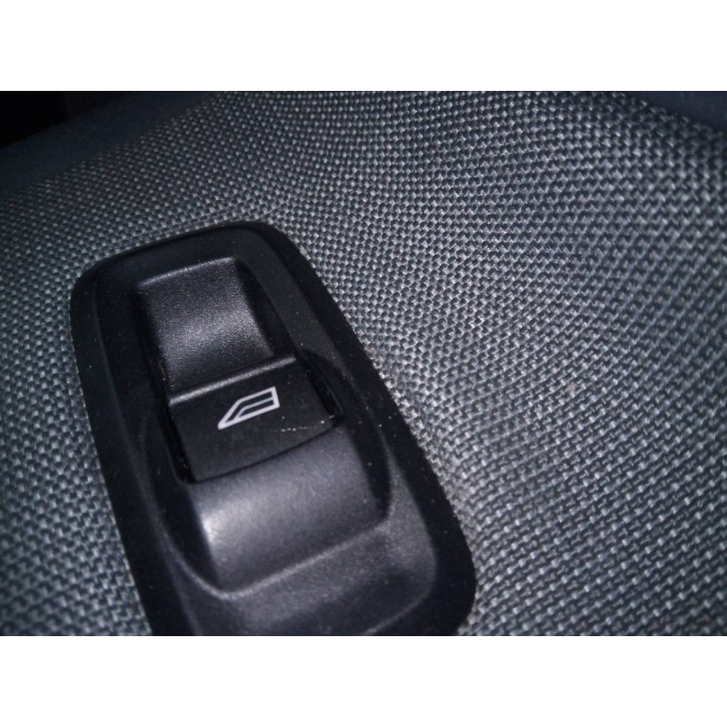 Recambio de mando elevalunas delantero derecho para ford fiesta (cb1) titanium referencia OEM IAM   