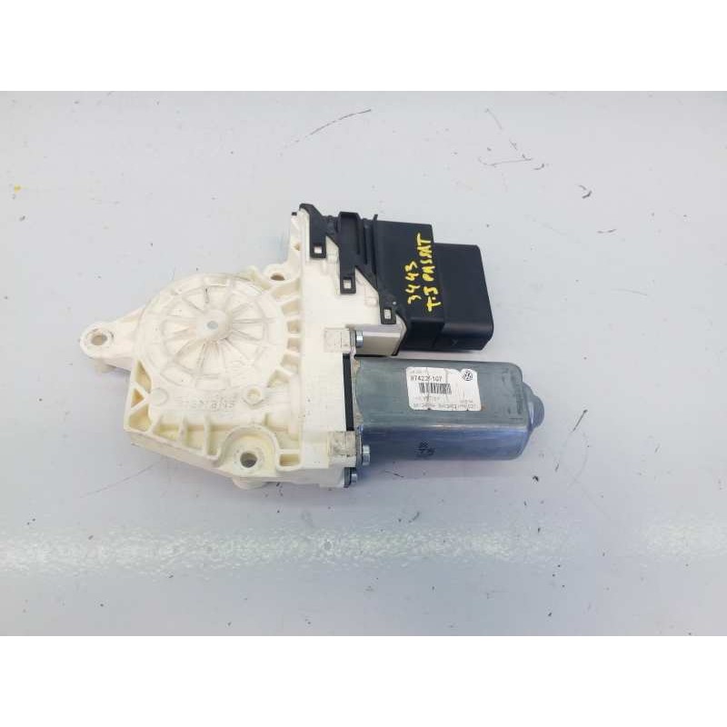 Recambio de motor elevalunas trasero izquierdo para volkswagen passat berlina (3c2) advance referencia OEM IAM 1K0959701LFKZ  