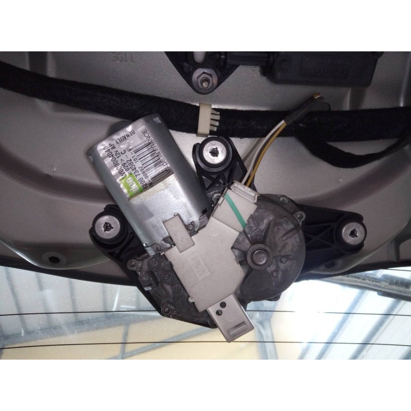 Recambio de motor limpia trasero para dacia duster ambiance 4x2 referencia OEM IAM 8200734582  