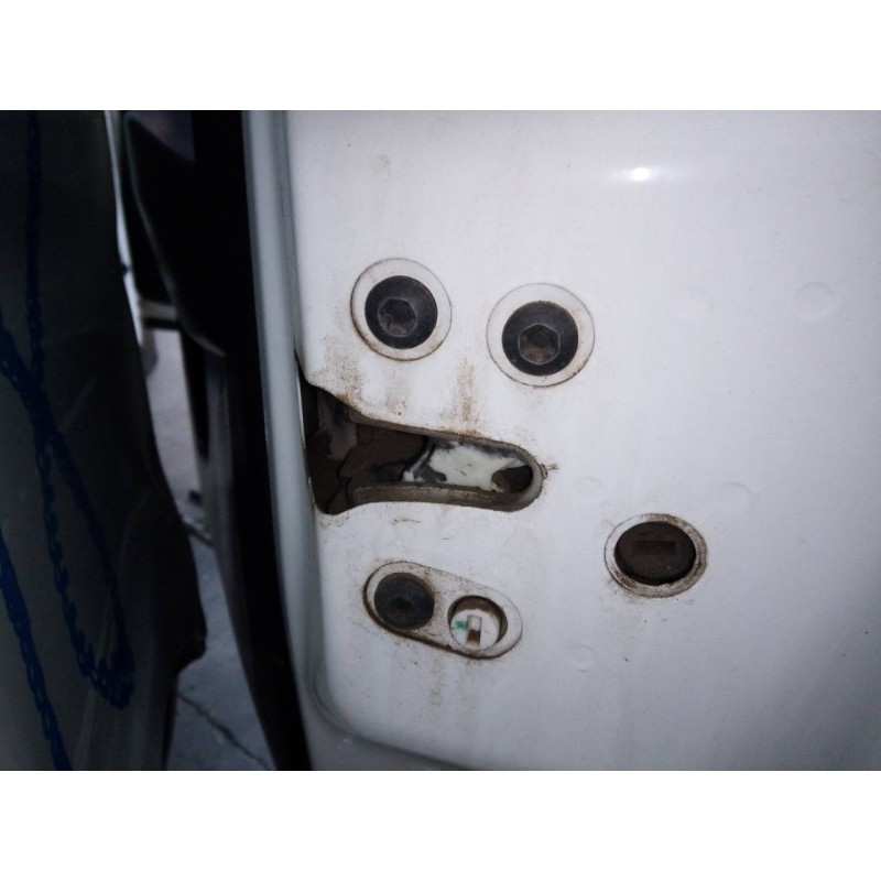 Recambio de cerradura puerta trasera derecha para opel combo d cargo l2h1 2,4t referencia OEM IAM   