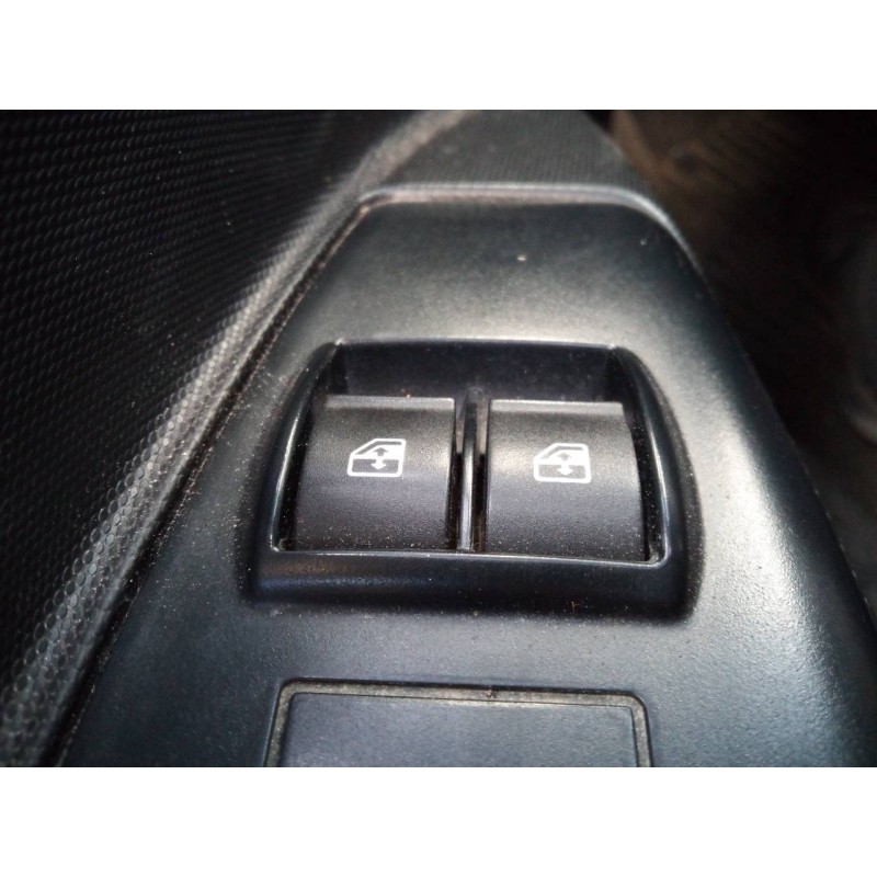 Recambio de mando elevalunas delantero izquierdo para opel combo d cargo l2h1 2,4t referencia OEM IAM   