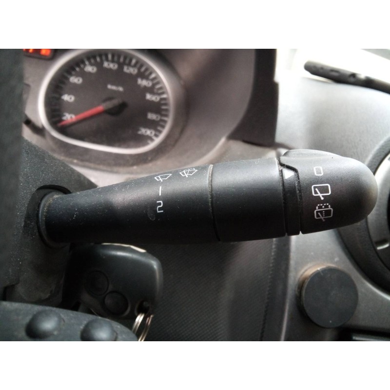 Recambio de mando limpia para dacia duster ambiance 4x2 referencia OEM IAM   