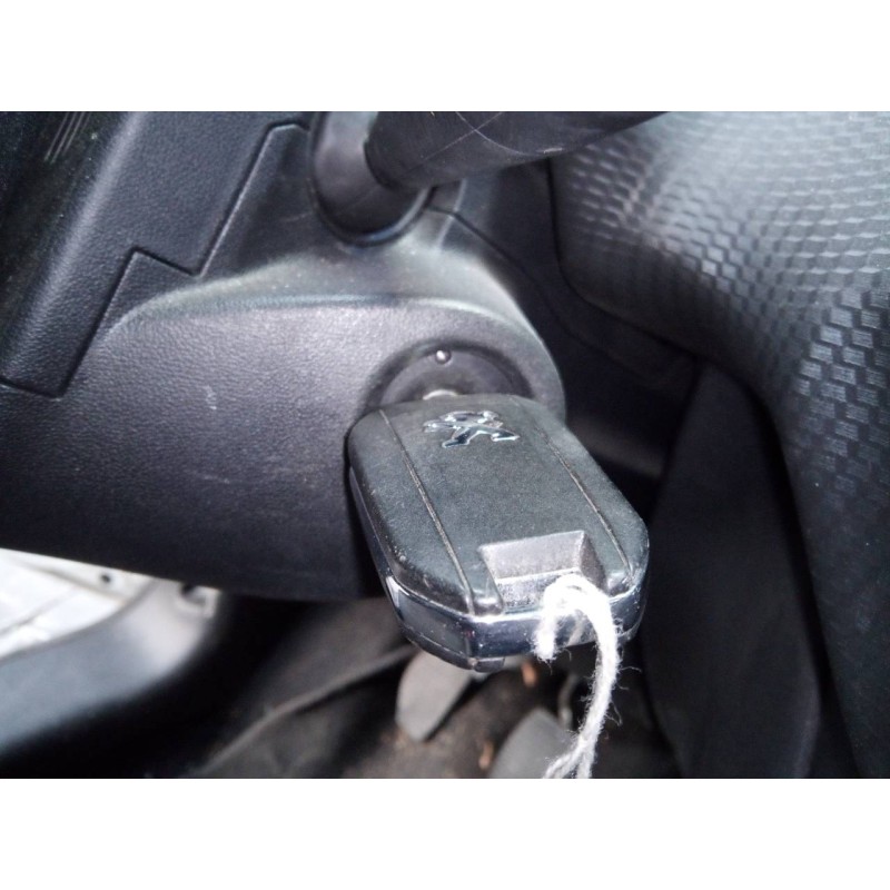 Recambio de antirrobo para peugeot 208 style referencia OEM IAM   