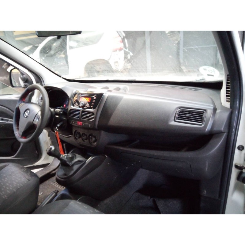 Recambio de salpicadero para opel combo d cargo l2h1 2,4t referencia OEM IAM   