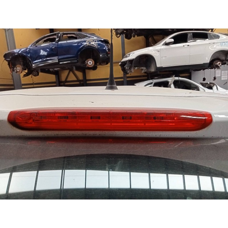 Recambio de luz central de freno para peugeot 208 active referencia OEM IAM   