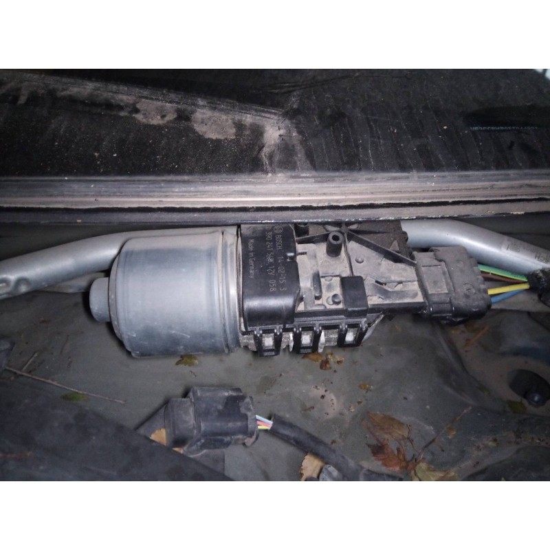 Recambio de motor limpia delantero para peugeot 208 access referencia OEM IAM 0390241540  