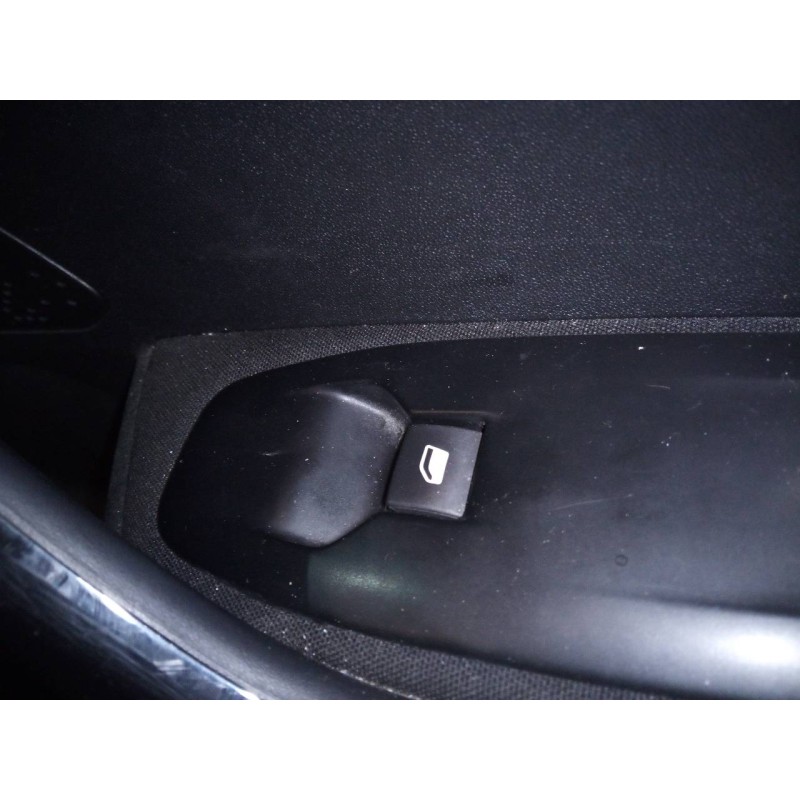 Recambio de mando elevalunas delantero derecho para peugeot 208 access referencia OEM IAM   