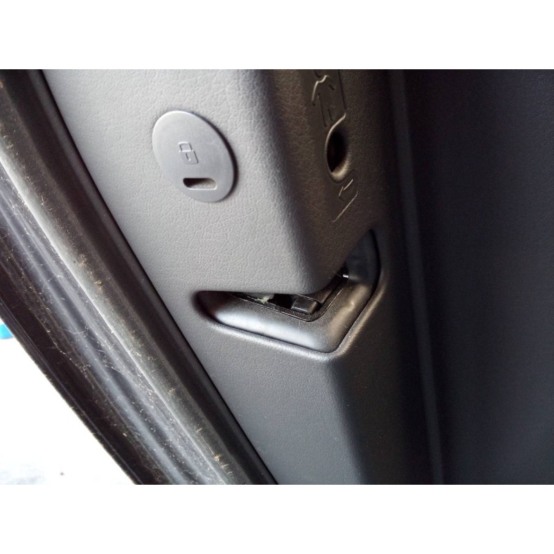 Recambio de cerradura puerta trasera izquierda para audi a6 avant (4f5) 2.7 tdi referencia OEM IAM   