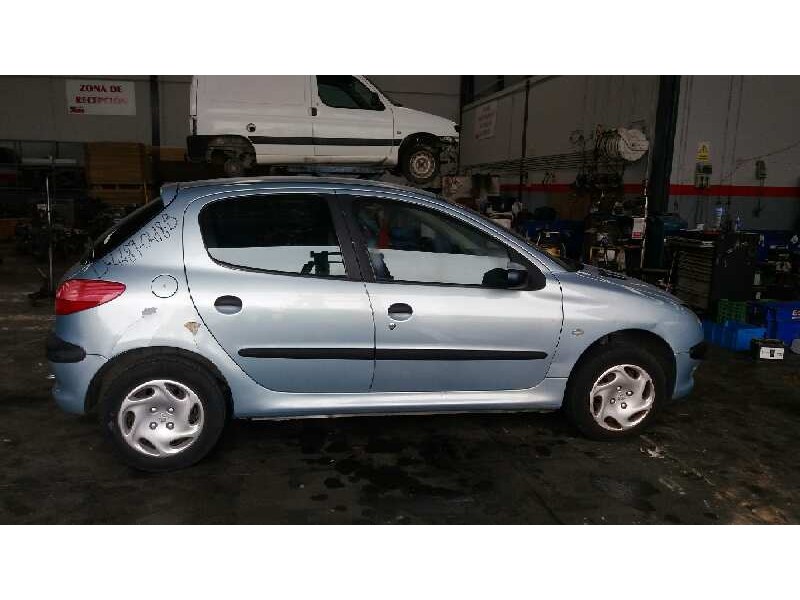 peugeot 206 berlina del año 2002