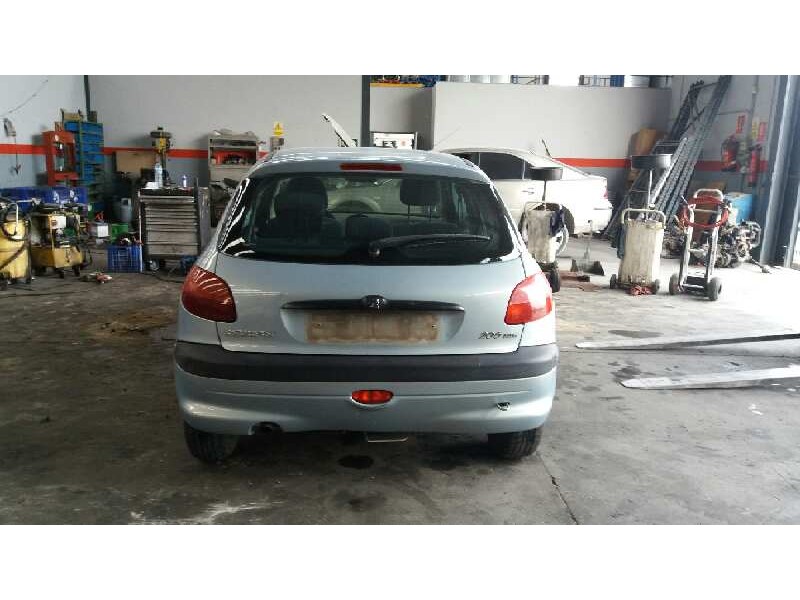 peugeot 206 berlina del año 2002