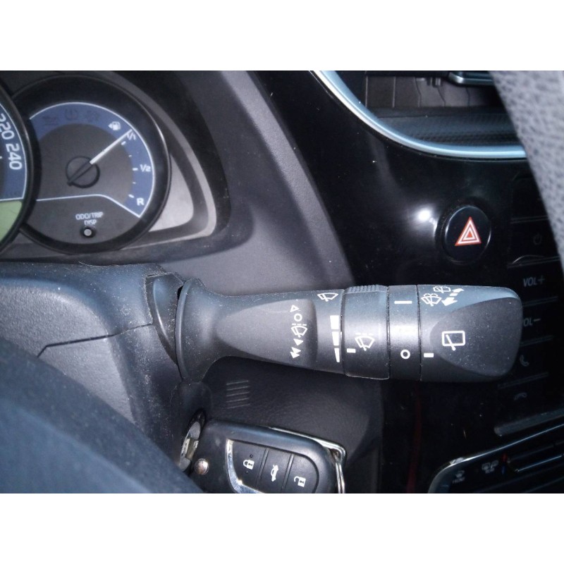 Recambio de mando limpia para toyota auris active referencia OEM IAM   