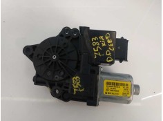 Recambio de motor elevalunas delantero derecho para kia cee´d drive referencia OEM IAM 82460A2010  