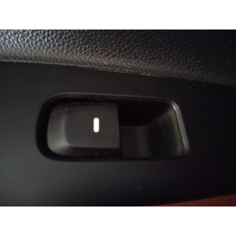 Recambio de mando elevalunas trasero izquierdo para hyundai i10 tecno referencia OEM IAM   