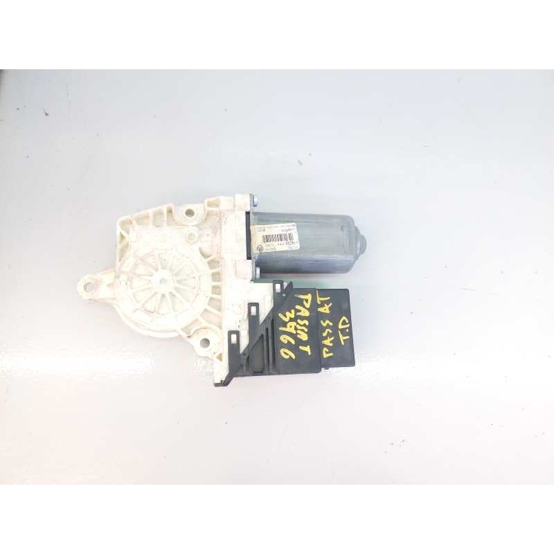 Recambio de motor elevalunas trasero derecho para volkswagen passat variant (3c5) advance referencia OEM IAM 974226111 974226111