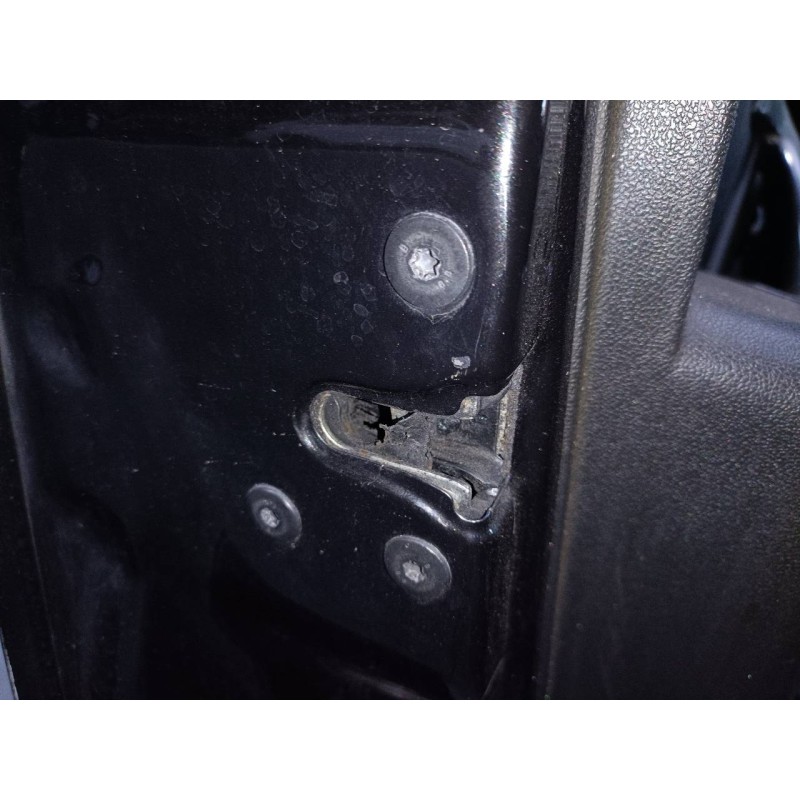 Recambio de cerradura puerta delantera izquierda para dacia duster laureate 4x2 referencia OEM IAM   