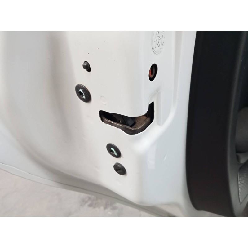 Recambio de cerradura puerta trasera izquierda para peugeot 208 active referencia OEM IAM   