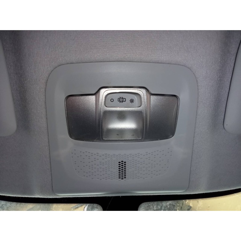 Recambio de luz interior para peugeot 208 active referencia OEM IAM   