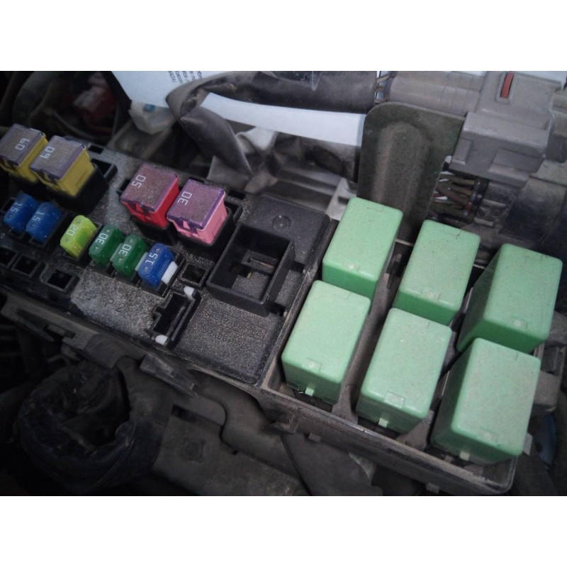 Recambio de caja reles / fusibles para suzuki jimny sn (fj) techo metálico referencia OEM IAM   