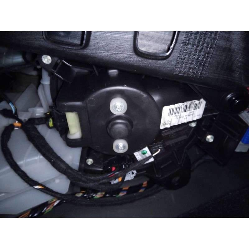 Recambio de ventilador calefaccion para opel corsa e selective ecoflex referencia OEM IAM 13293624  