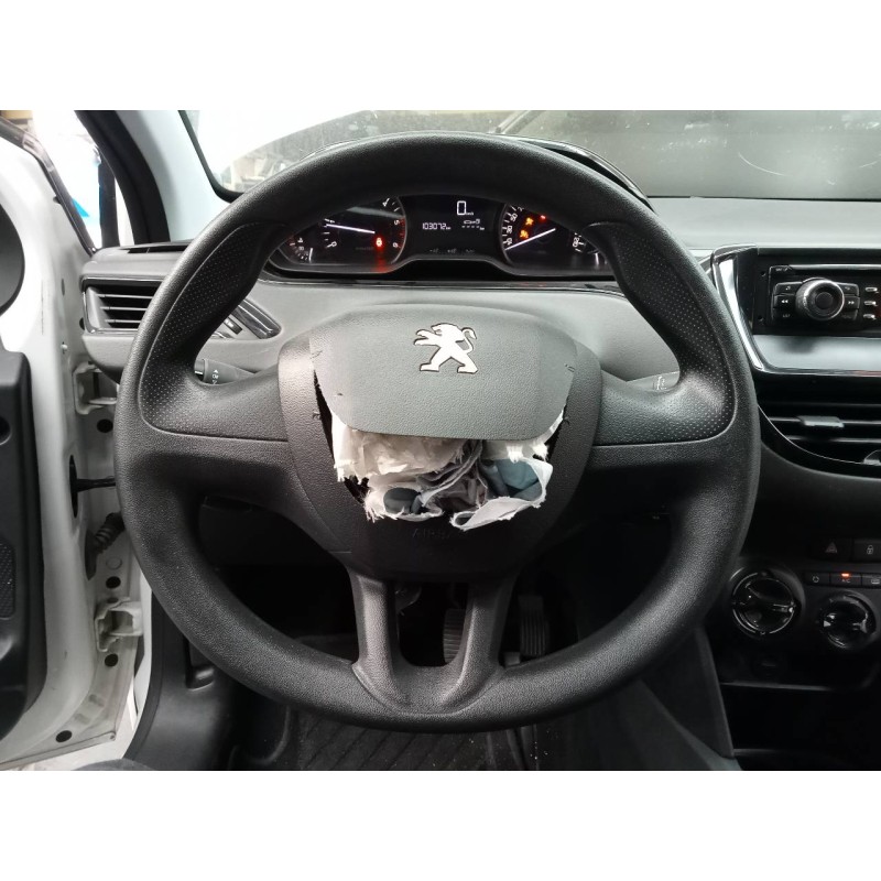 Recambio de volante para peugeot 208 active referencia OEM IAM   