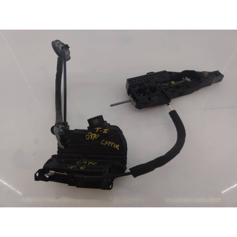 Recambio de cerradura puerta trasera izquierda para renault captur zen referencia OEM IAM 825012422R  