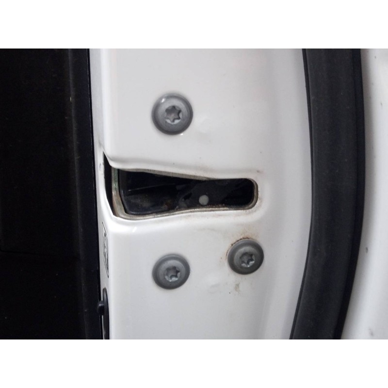 Recambio de cerradura puerta trasera derecha para toyota hilux (kun) referencia OEM IAM   