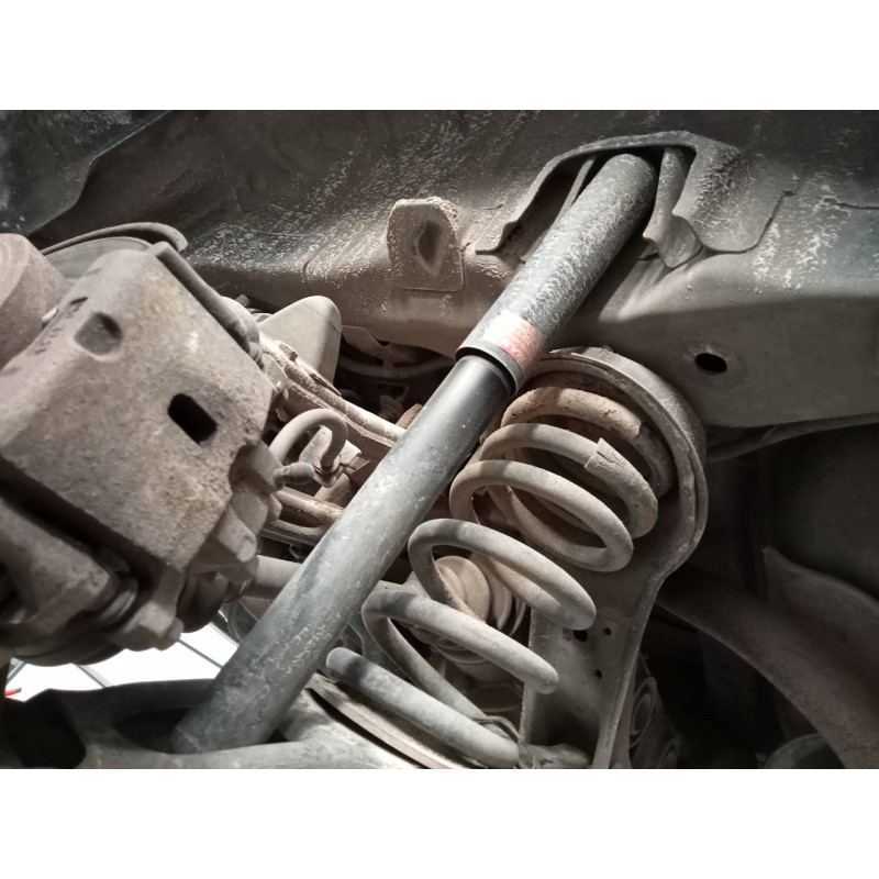 Recambio de amortiguador trasero izquierdo para mitsubishi montero (v60/v70) glx referencia OEM IAM   