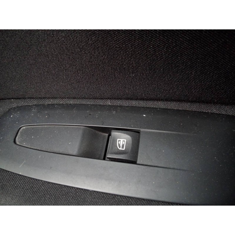 Recambio de mando elevalunas delantero derecho para renault megane iv berlina 5p limited referencia OEM IAM   