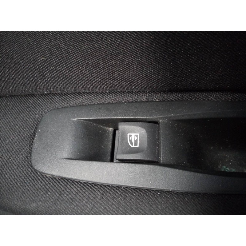 Recambio de mando elevalunas trasero derecho para renault megane iv berlina 5p limited referencia OEM IAM   