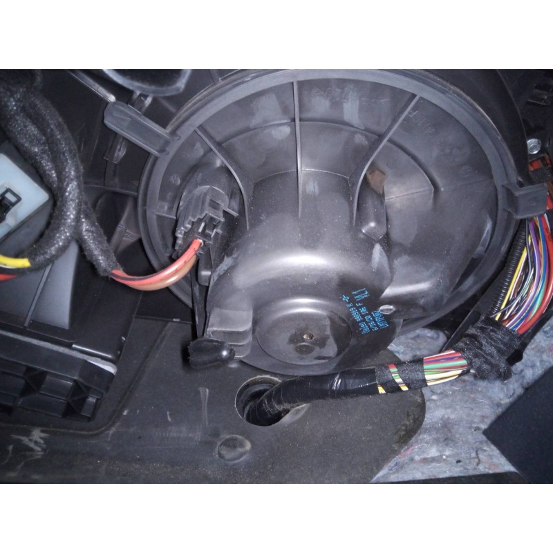 Recambio de ventilador calefaccion para volkswagen caddy furgón/kombi furgón business bmt referencia OEM IAM 898919K  