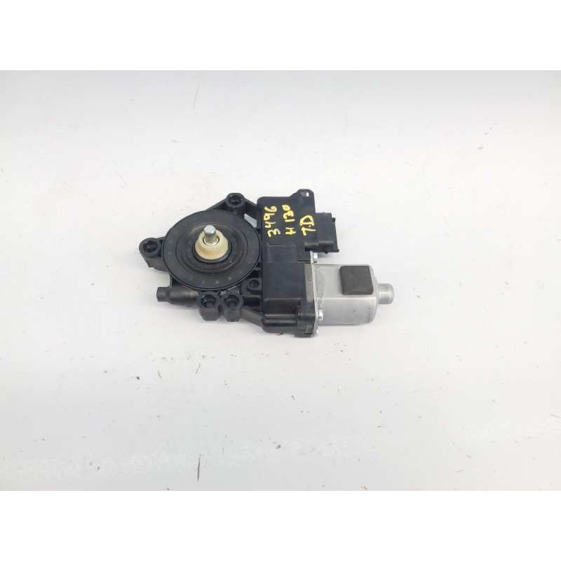 Recambio de motor elevalunas trasero derecho para hyundai i30 classic referencia OEM IAM 3130034194  