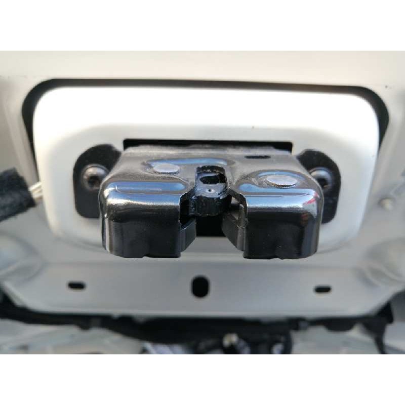 Recambio de cerradura maletero / porton para renault captur life referencia OEM IAM   