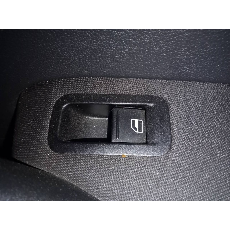 Recambio de mando elevalunas trasero derecho para volkswagen polo (6r1) trend referencia OEM IAM   