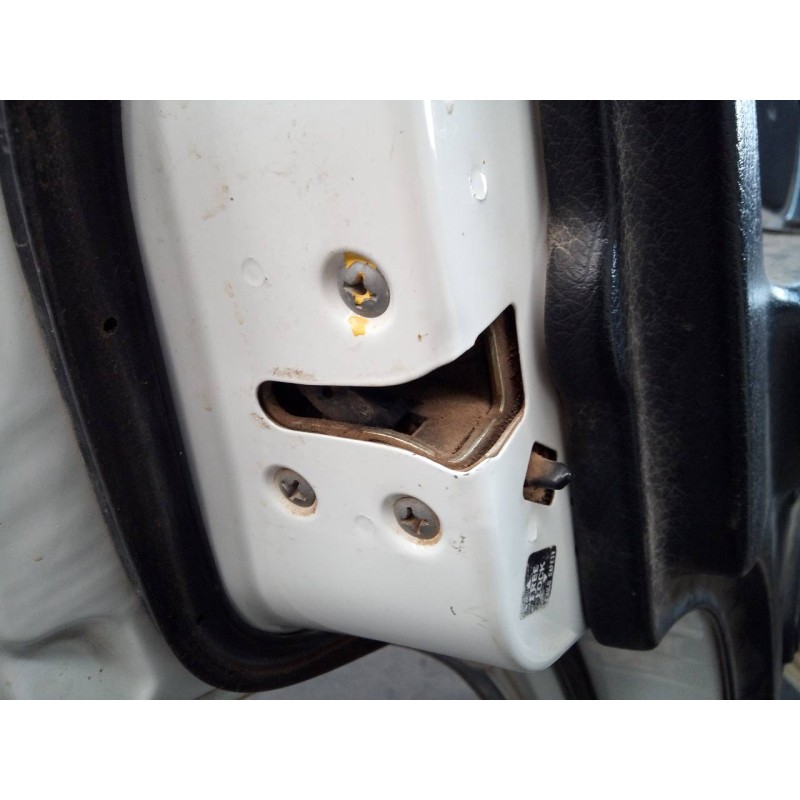 Recambio de cerradura puerta trasera izquierda para nissan terrano/terrano.ii (r20) sr (5-ptas.) referencia OEM IAM   