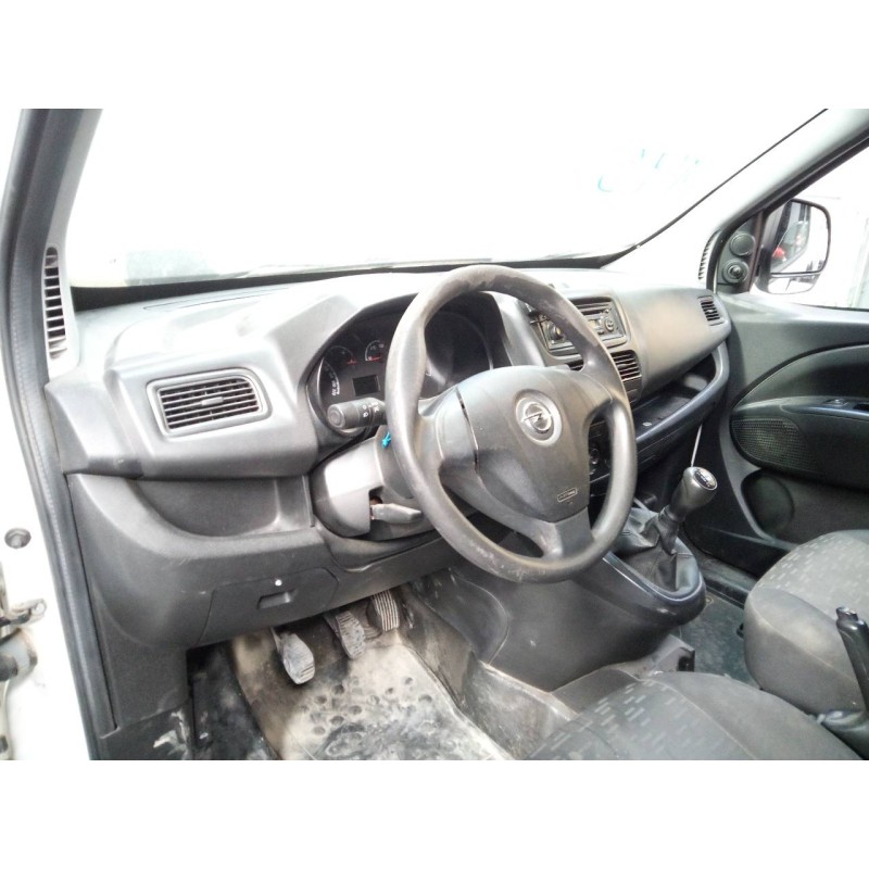 Recambio de salpicadero para opel combo d kasten l2h1 2,4t referencia OEM IAM   