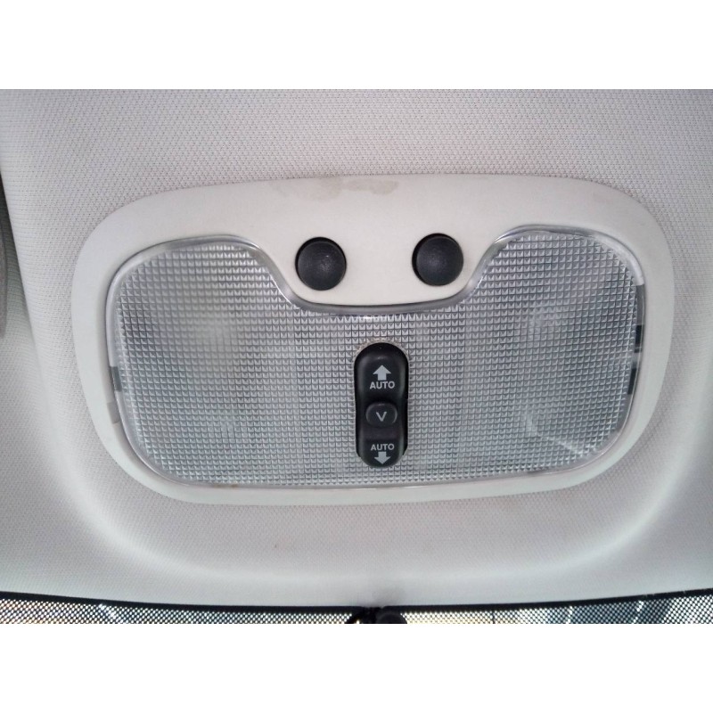 Recambio de luz interior para chrysler jeep patriot limited referencia OEM IAM   