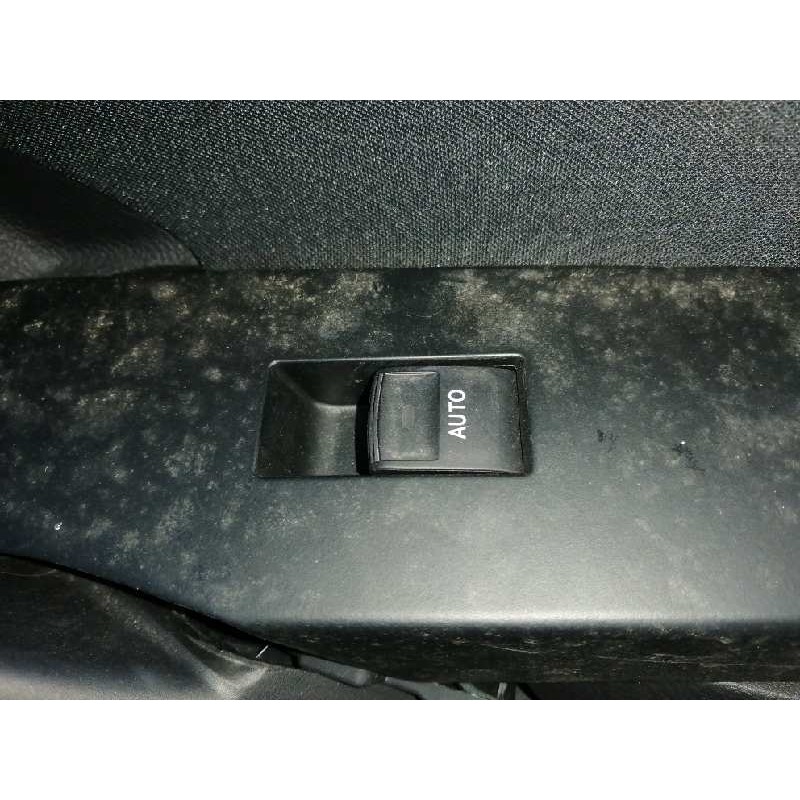 Recambio de mando elevalunas delantero derecho para toyota auris active referencia OEM IAM   