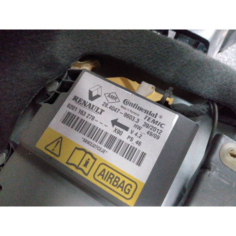 Recambio de centralita airbag para dacia sandero laureate referencia OEM IAM 8201163278 28404796033 