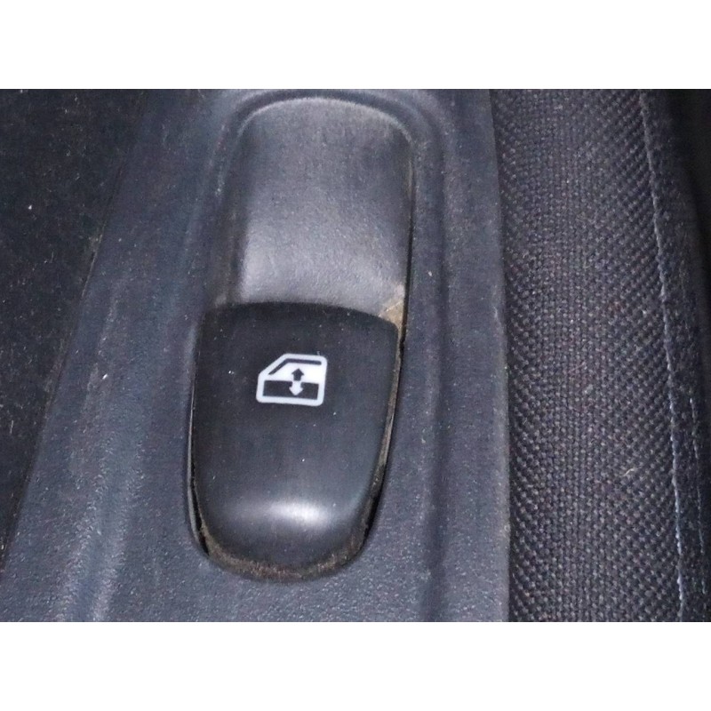 Recambio de mando elevalunas trasero izquierdo para nissan qashqai (j11) acenta referencia OEM IAM   