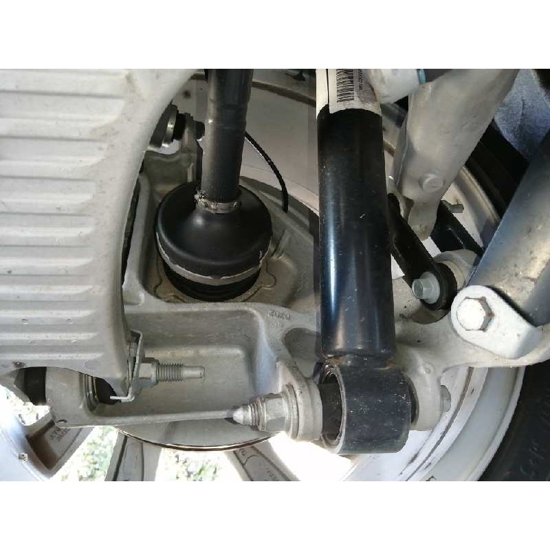 Recambio de mangueta trasera izquierda para land rover discovery 5 td6 hse referencia OEM IAM   